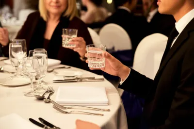 Illustration manners - Image 1