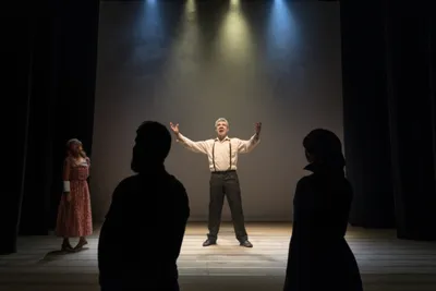 Illustration upstaging - Image 1