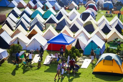 Illustration camps - Image 1