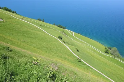 Illustration sloping - Image 1