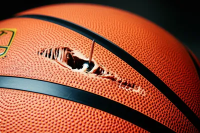 Illustration punctured