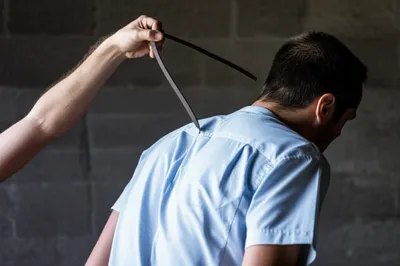 Illustration flogged - Image 1