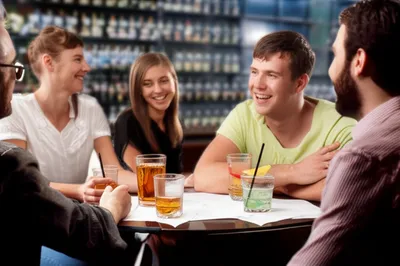 Illustration bar - Image 1