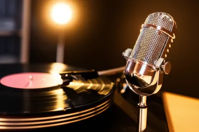 Illustration spins - Image 1