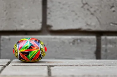 Illustration glancing - Image 1