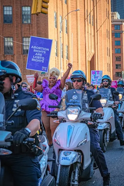 Illustration escorts - Image 2