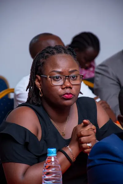 Illustration captivated - Image 2