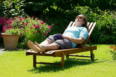 Illustration reclined - Image 1