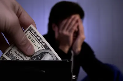 Illustration scam - Image 1