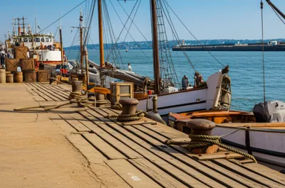 Illustration wharves - Image 1