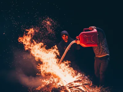 Illustration firing - Image 1