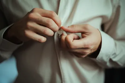 Illustration undressing