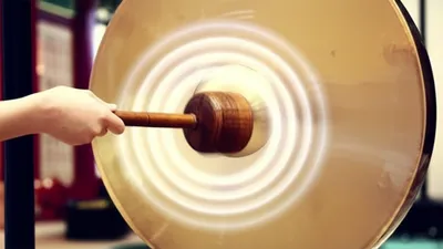 Illustration gongs - Image 1