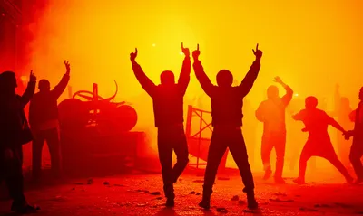 Illustration rioting - Image 1