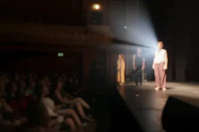 Illustration downstage