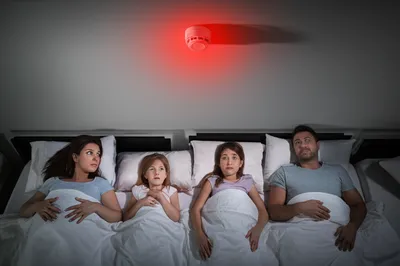 Illustration alarmed - Image 1