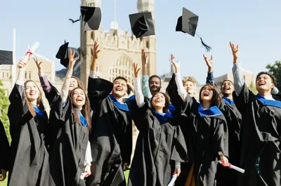 Illustration graduated - Image 1