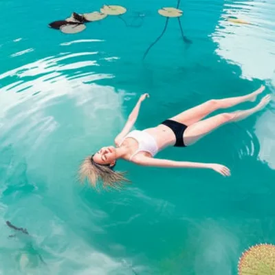 Illustration floating - Image 1