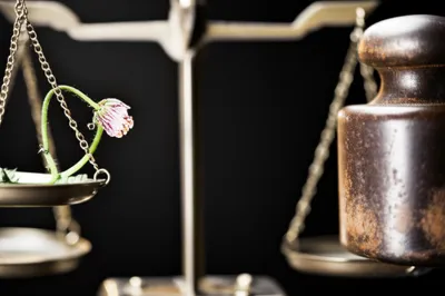 Illustration injured - Image 1