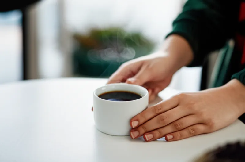 Visuelle Darstellung für das Wort „serving" - Bedienen, servieren