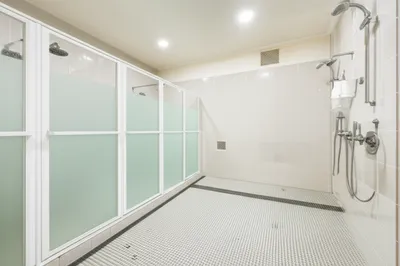 Illustration bath - Image 1