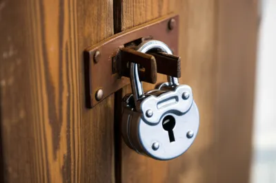 Illustration locked - Image 1