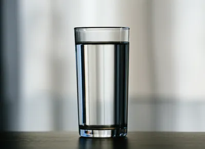 Illustration split - Image 1