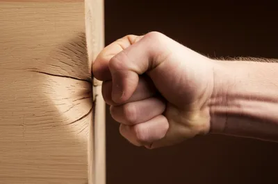 Illustration blow - Image 1