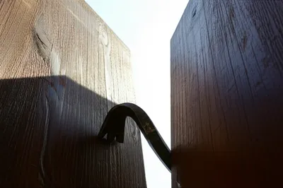 Illustration prying - Image 1