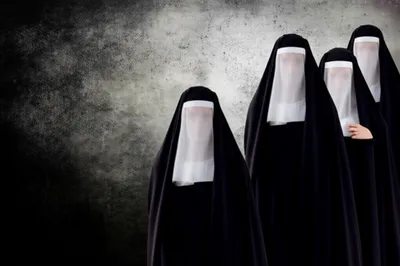 Illustration nuns - Image 1