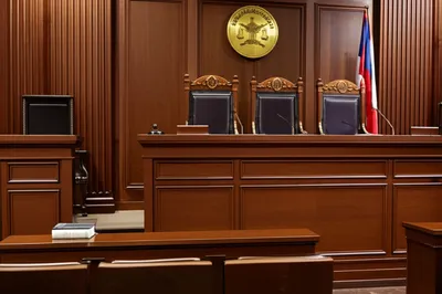 Illustration bench - Image 1