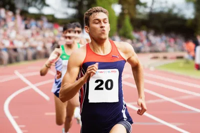 Illustration agonist - Image 1