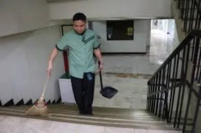 Illustration janitor - Image 2