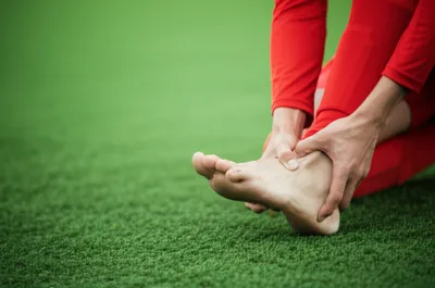 Illustration wrenched - Image 1