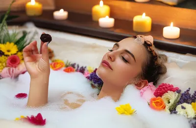 Illustration indulgence - Image 1