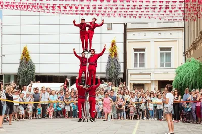 Illustration display