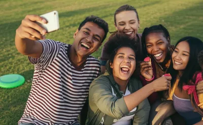 Illustration barkada - Image 1