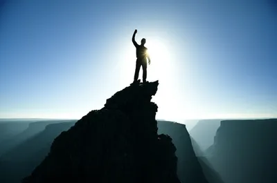 Illustration surmounting - Image 2