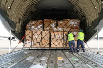 Visuelle Darstellung für das Wort „laden" - Beladen, laden