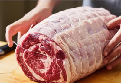 Illustration collared - Image 1