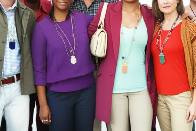 Illustration collared - Image 1