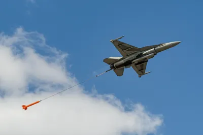 Illustration dart - Image 1