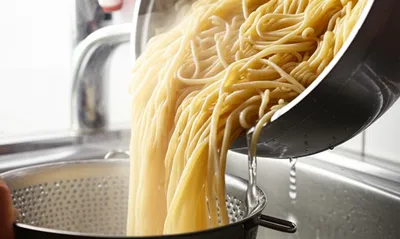 Illustration strained - Image 1