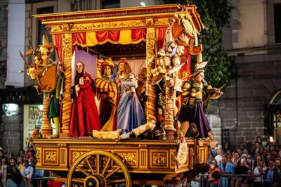 Illustration pageant - Image 1