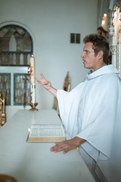 Illustration bible - Image 2