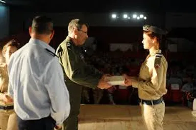 Illustration deserve - Image 2