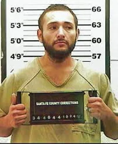 Illustration suspect - Image 2