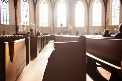 Illustration pews - Image 1