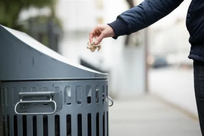 Illustration throwing - Image 1