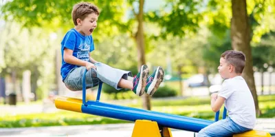 Illustration seesawing